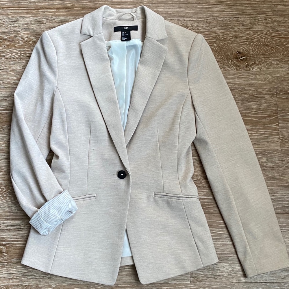 H&M Fitted Cream Blazer